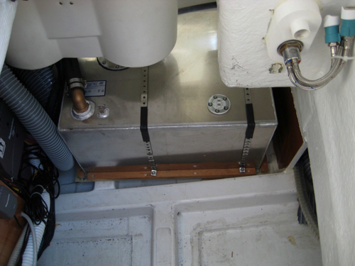 AM New Fuel Tank.jpg AM New Fuel Tank.jpg